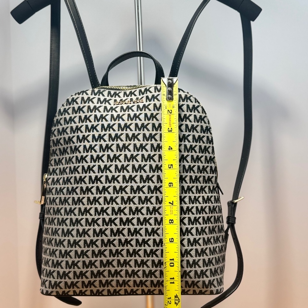 Michael Kors Backpack Cindy~NWT - Picture 9 of 11